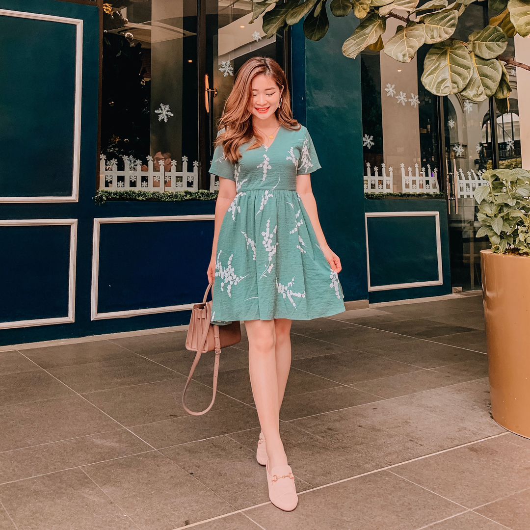 As seen on @jessicachaw - Anisa Printed Dress in Seafoam