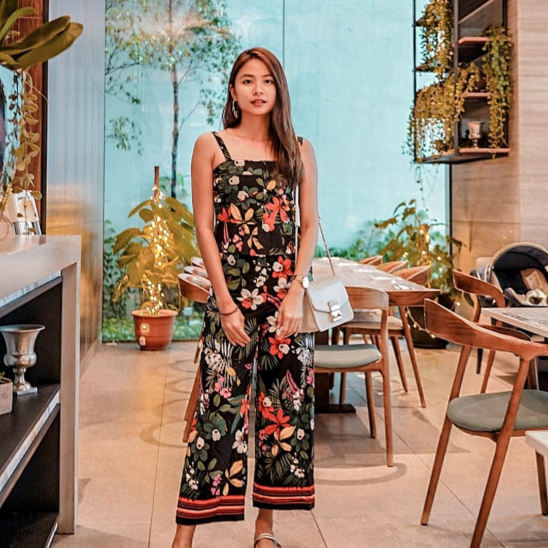 As seen on @xinlinnn - Nordic Floral Printed Peplum Top &amp; Pants