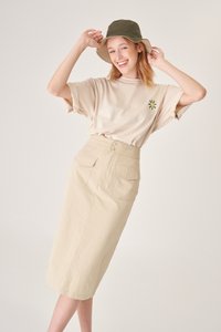 Hunter Pocket Midi Skirt in Khaki