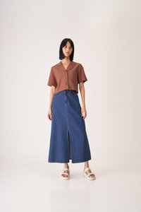 Franklin Linen Collared Top in Chocolate