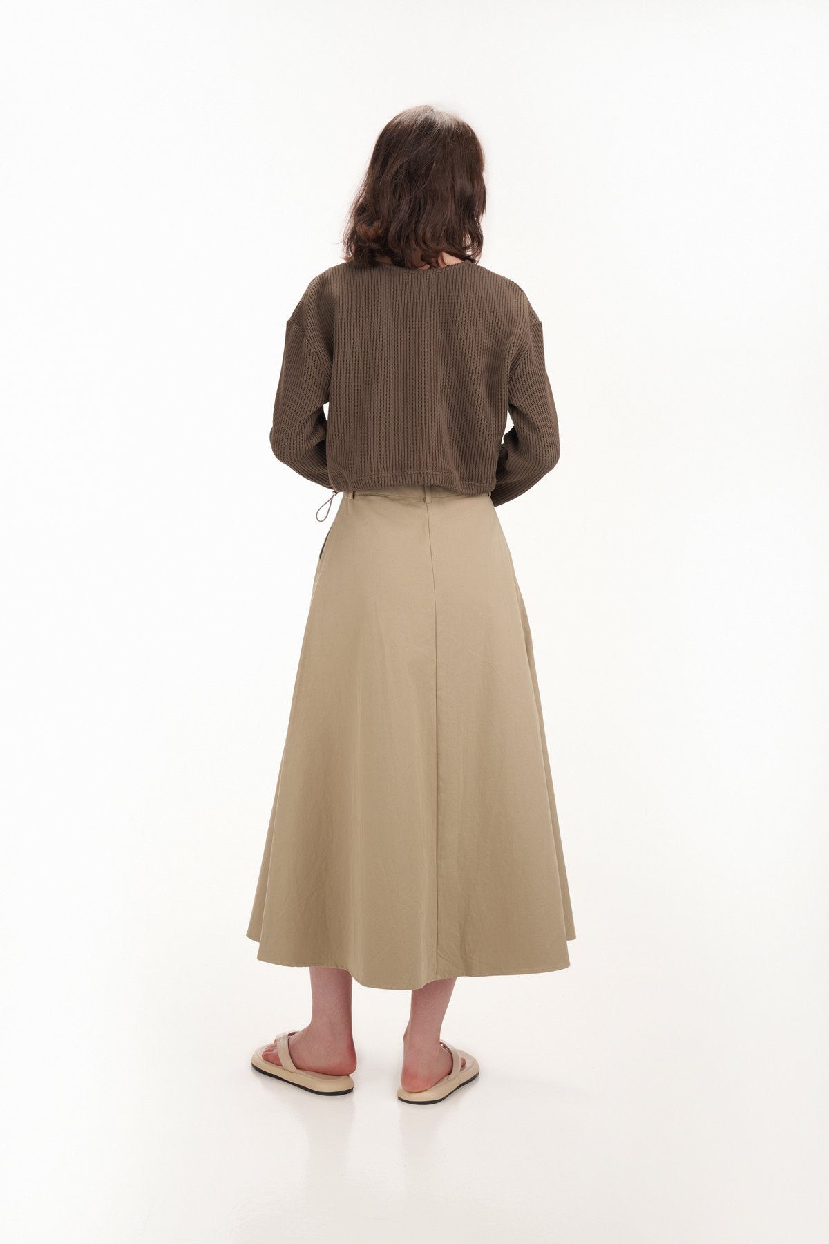 Dylana V-Neck Knit Sweater in Walnut