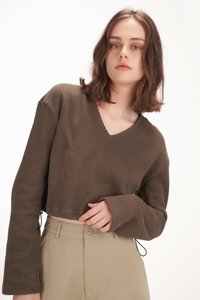 Dylana V-Neck Knit Sweater in Walnut