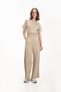 Trevor Crop Tee in Stone