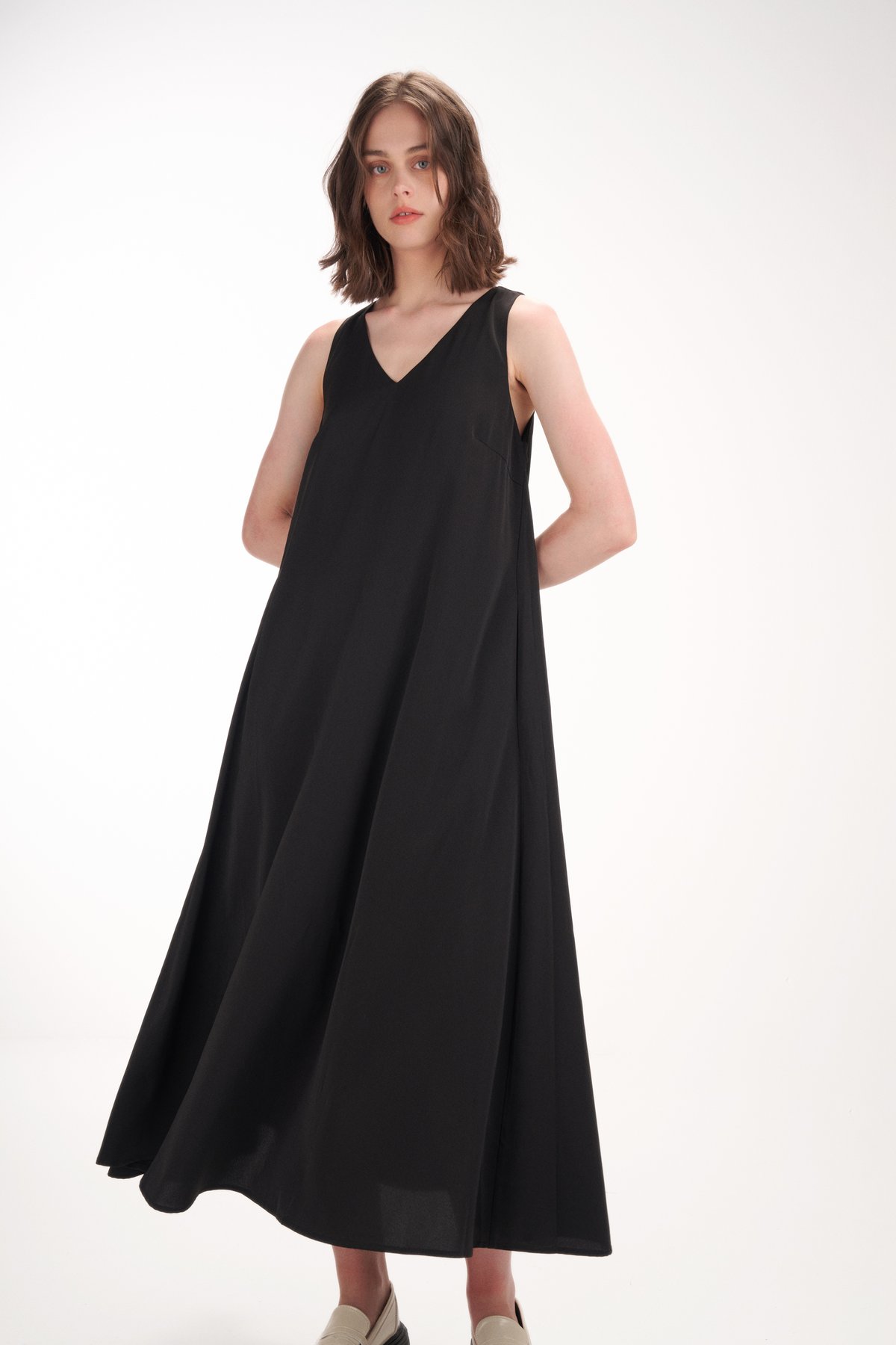 Low v neck maxi dress online