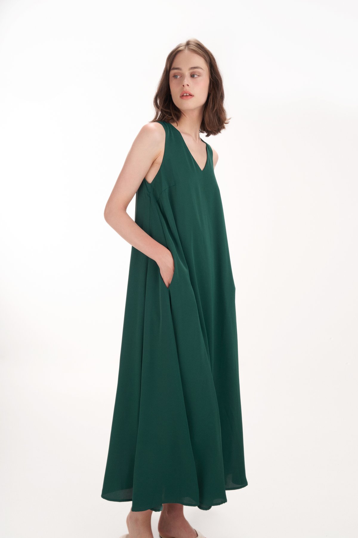 Estella V-Neck Maxi Dress in Forest