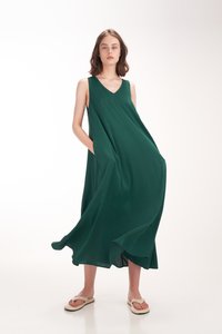 Estella V-Neck Maxi Dress in Forest