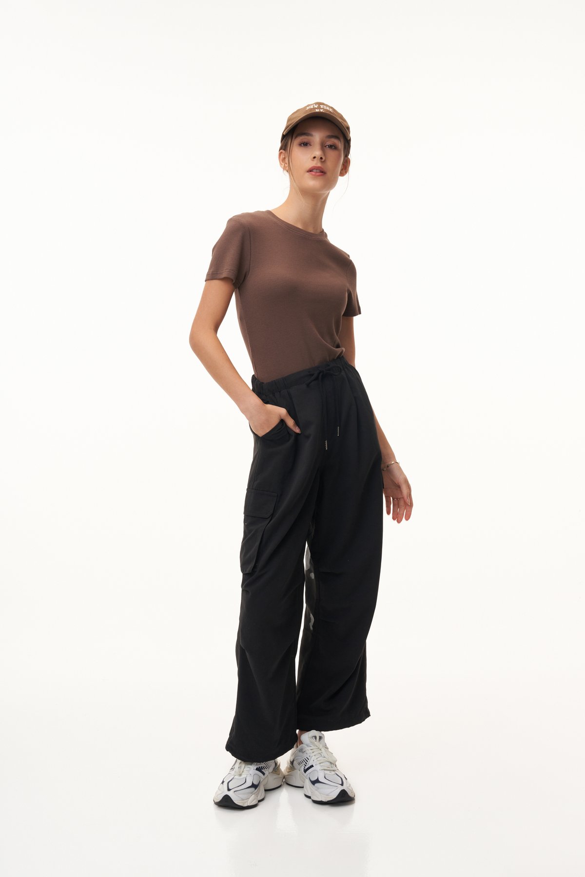 Leon Tee in Truffle
