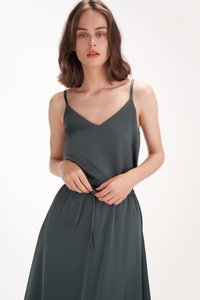 Lenne Satin Top in Forest