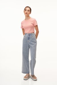 Leon Cropped Tee in Pink