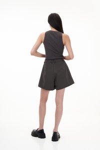 Dann Belted Shorts in Charcoal