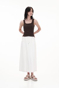 Zanis Contrast Stitch Skirt in White