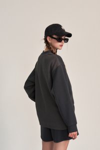 Jackie Contrast Textured Pullover in Charcoal