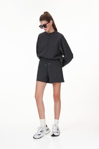 Jackie Contrast Textured Pullover in Charcoal