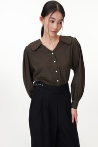 Kirsten Collared Blouse in Truffle