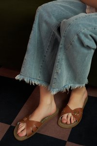 Classic Slide Sandal in Tan