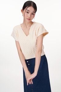 Canden Cable Knit Jumper Vest in Ivory