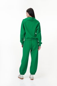 The Lovers Club Sweatshirt in Kelly Green