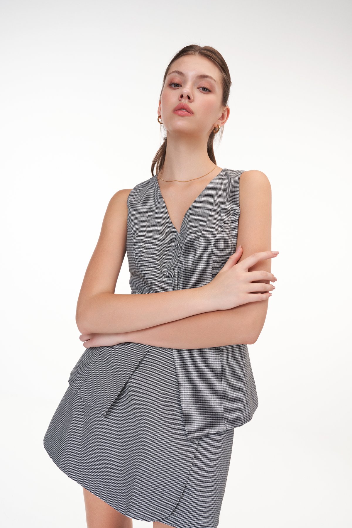 Polly Houndstooth Vest in Black