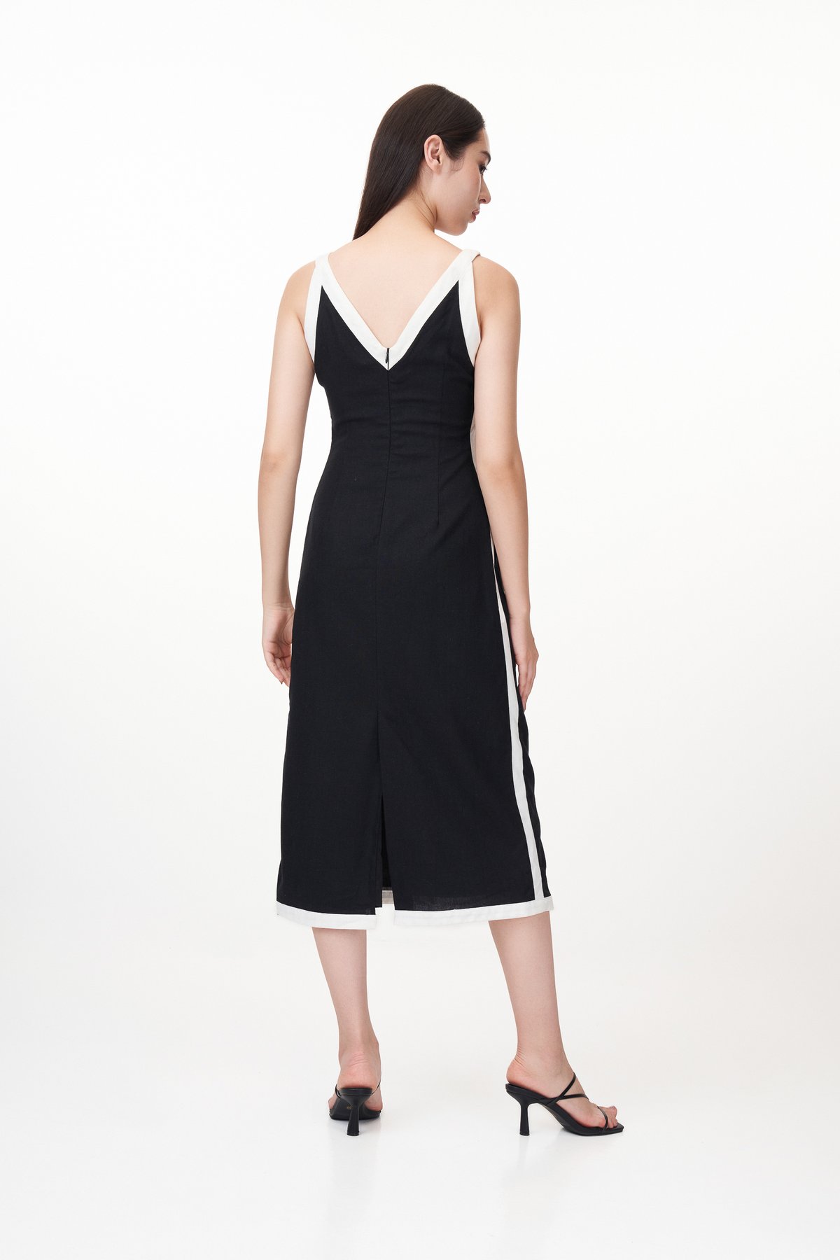 Kanda Contrast Trim Midi Dress in Black