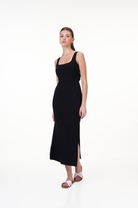 Jaylee Padded Knot Dress in Black