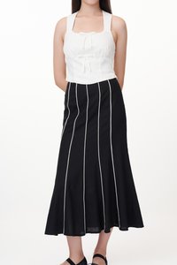 Khlole Contrast Trim Midi Skirt in Black