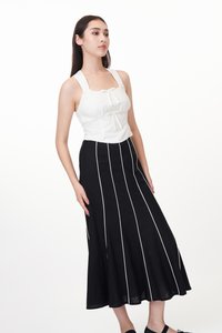 Khlole Contrast Trim Midi Skirt in Black