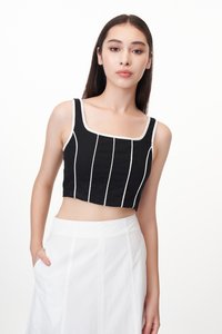 Khlole Contrast Trim Top in Black