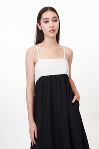 Lendi Colourblock Maxi Dress in Black