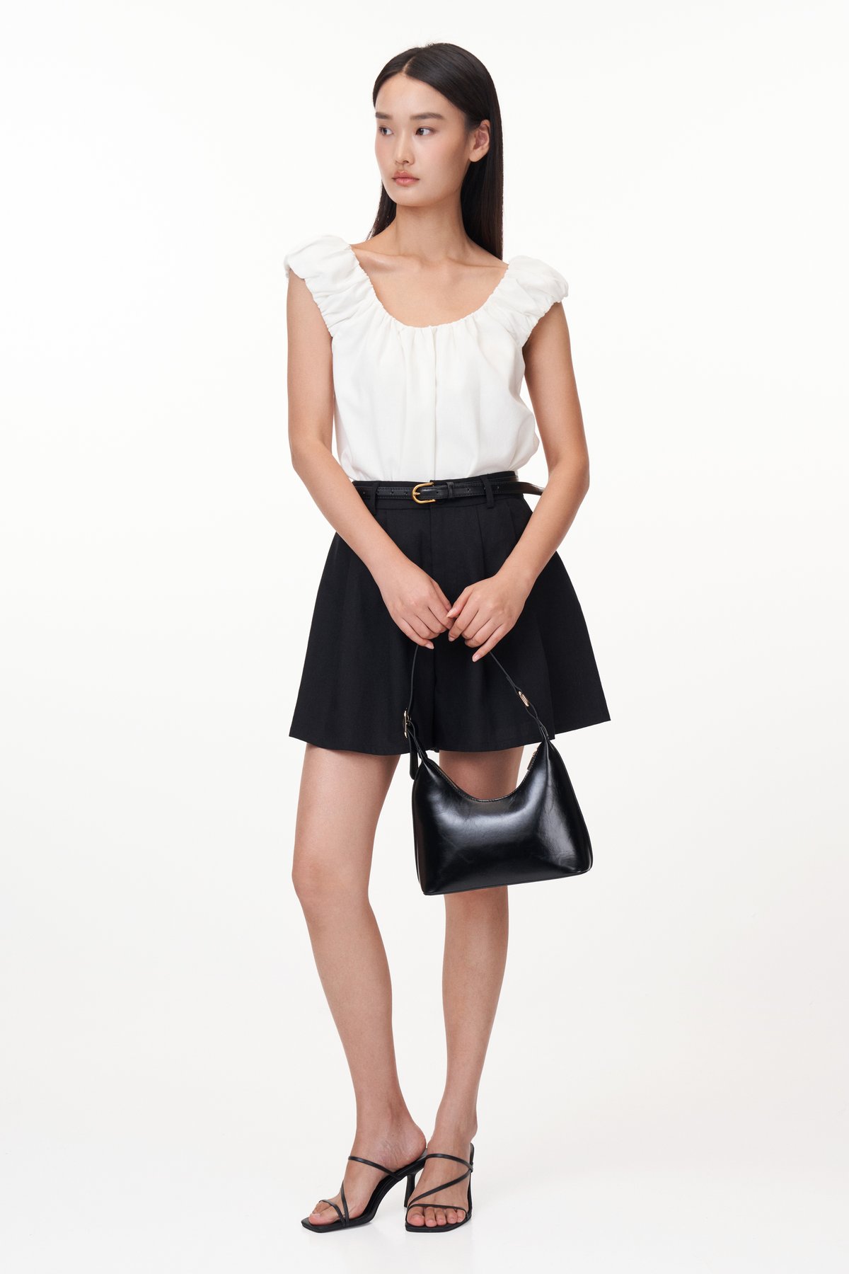 Raye Linen Shorts in Black