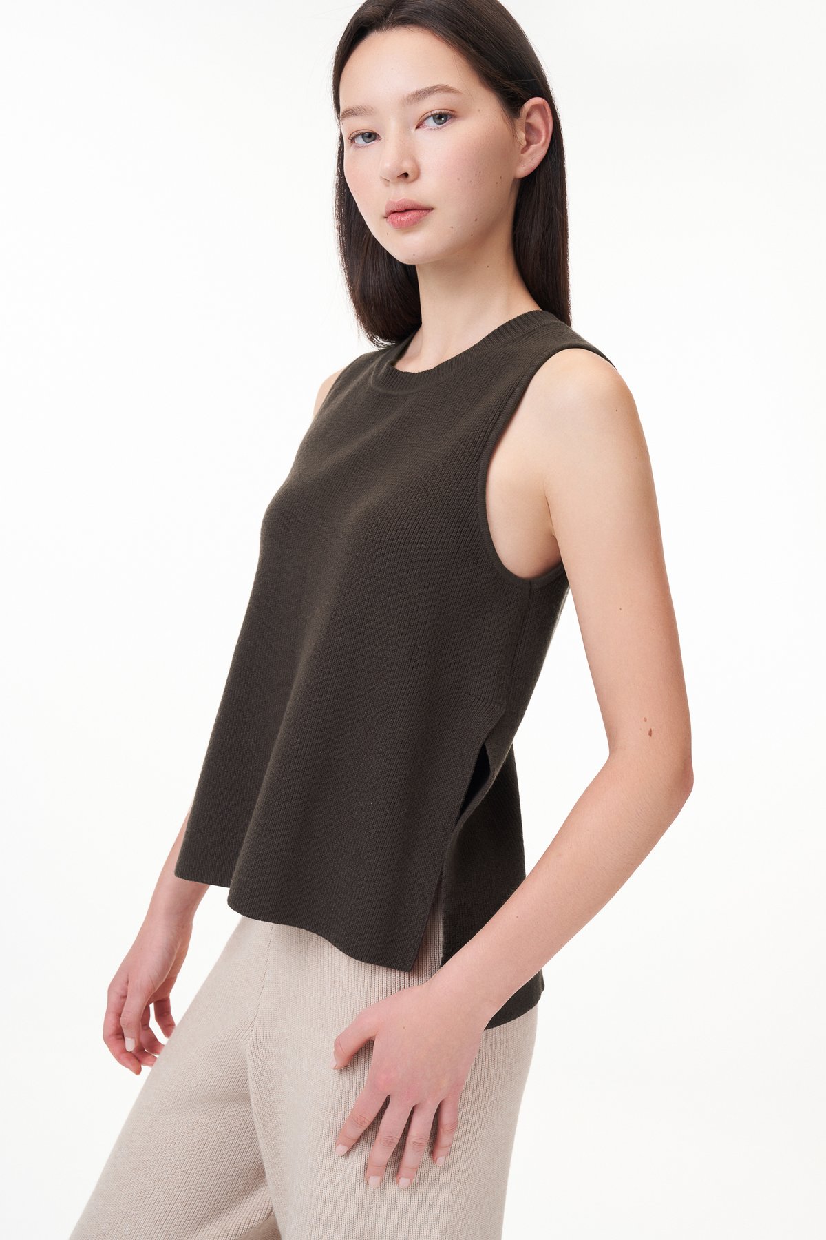Niko Knitted Sleeveless Top in Truffle