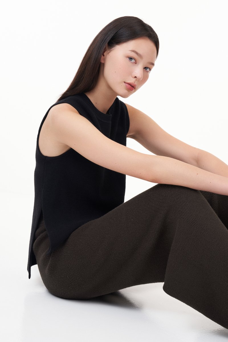 Niko Knitted Sleeveless Top