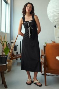 Adena Contrast Ribbon Dress in Black