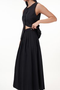 Nicole Pleated Midi Skirt in Black