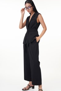 Zenda Vest in Black