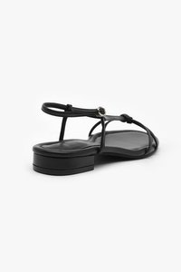 Rachel Round Strap Sandals (2cm)