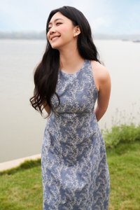 Jardin Jacquard Midi Dress in Blue