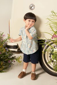 Kids' Oliver Mandarin Collar Shirt in Whimsical Garden Blue Print