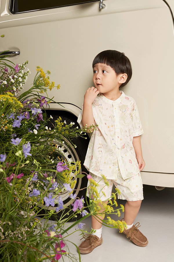 Kids' Oliver Mandarin Collar Shirt in Whimsical Garden White Print